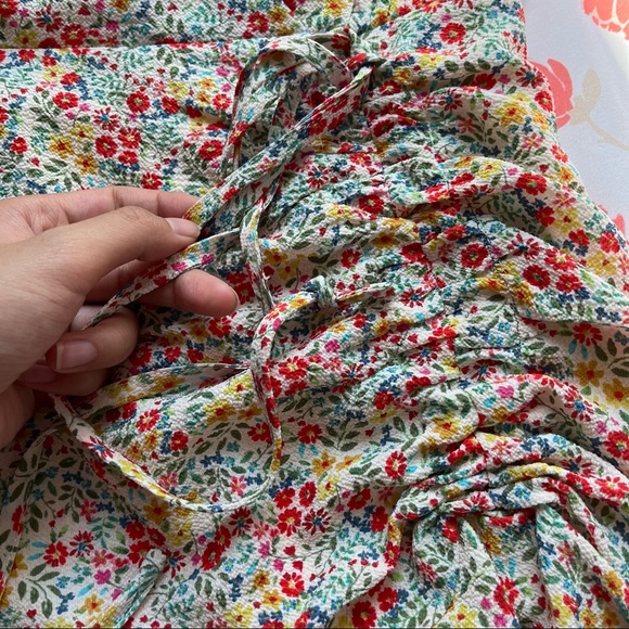 NWOT BB Dakota Flower On Floral Cocktail Wrap Mini Dress Size 0 Womens - Picture 11 of 16